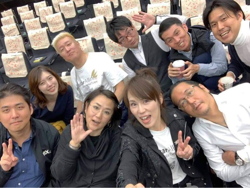 人が集合