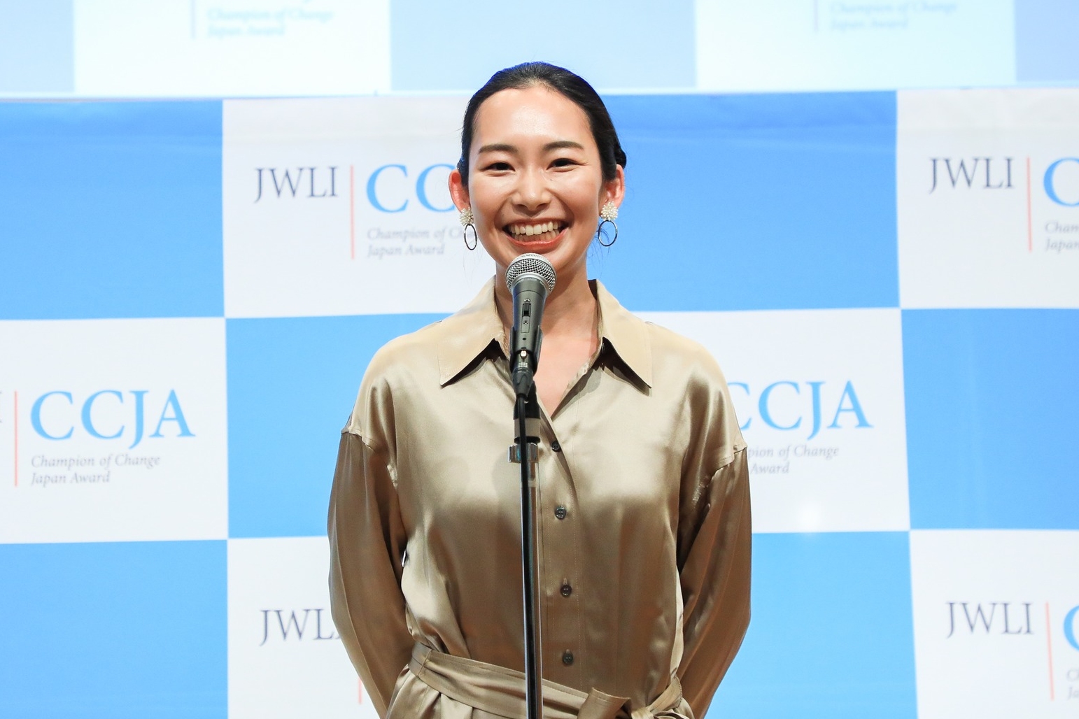 三上麗さん