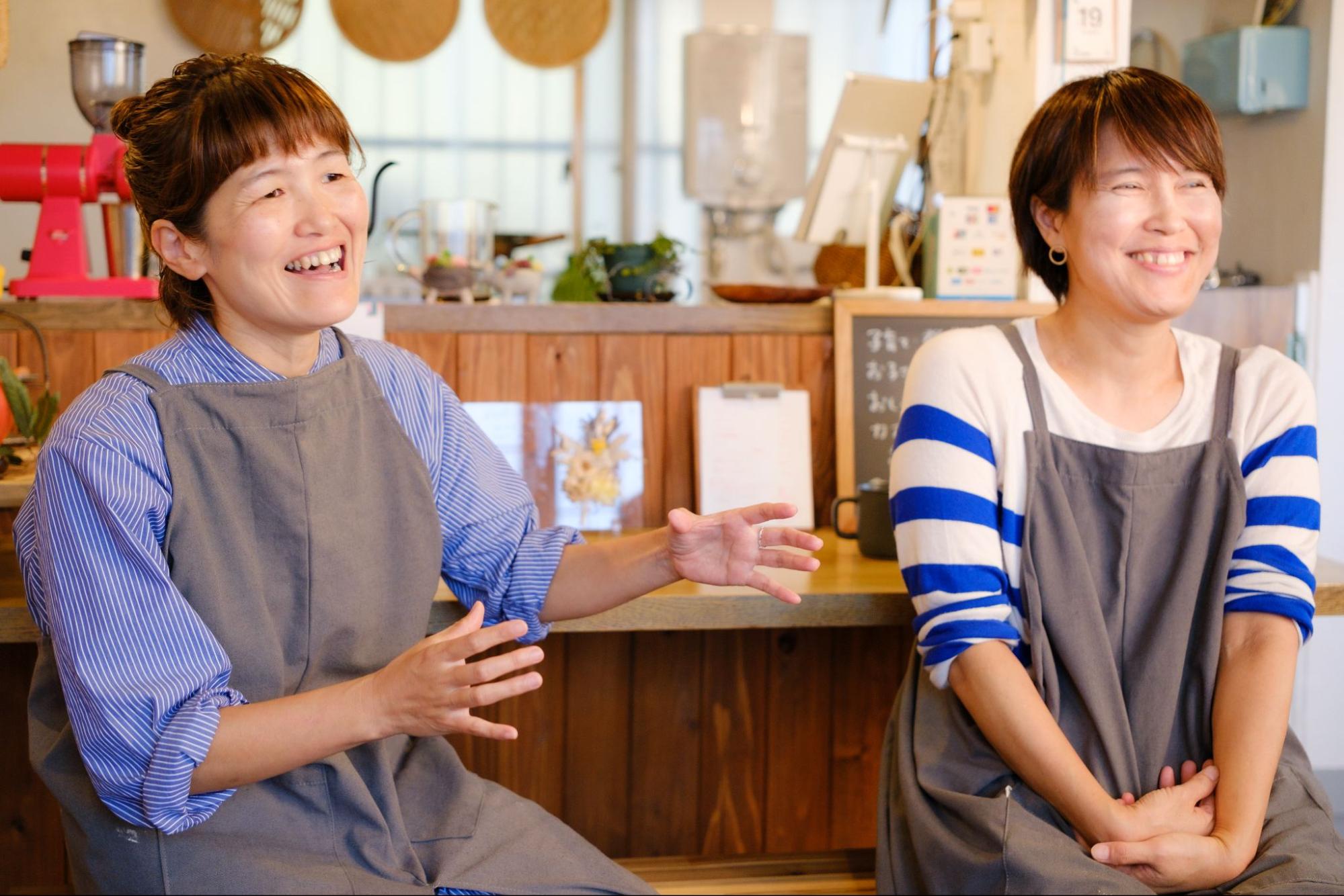 mani maniを二人三脚で経営している伊藤祥子さん、川崎彩さん