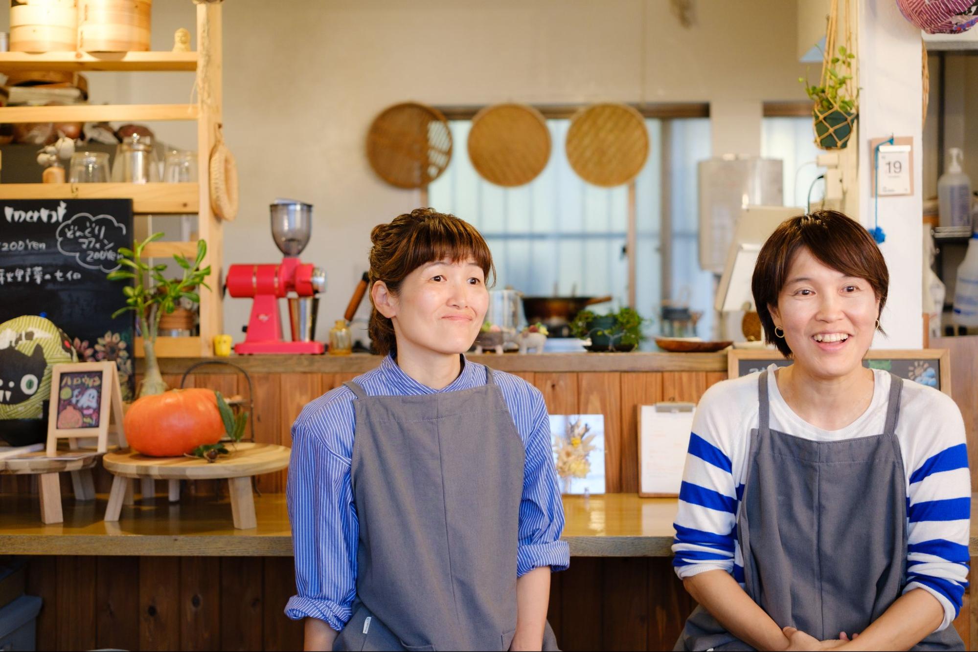 mani maniを二人三脚で経営している伊藤祥子さん、川崎彩さん