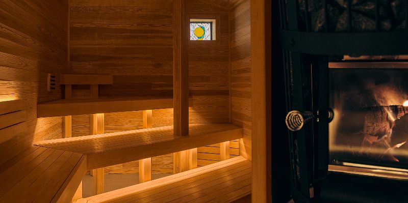 サウナ「火坐」屋外　サウナ「森蒸」屋内